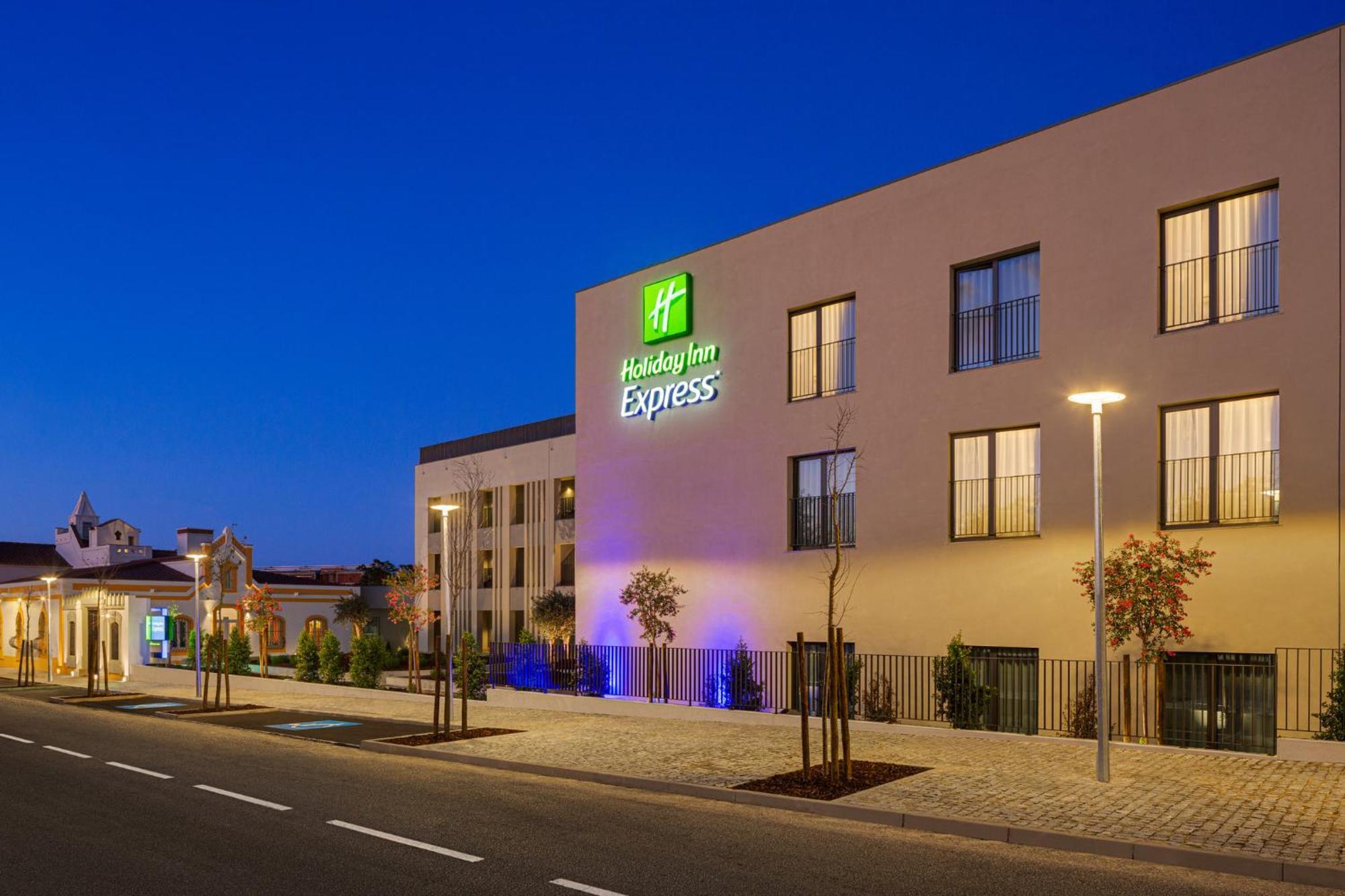 Holiday Inn Express Evora By Ihg Esterno foto