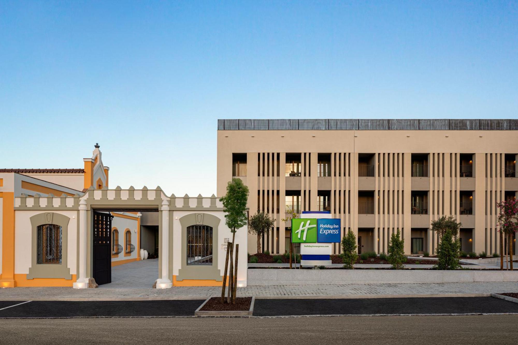 Holiday Inn Express Evora By Ihg Esterno foto